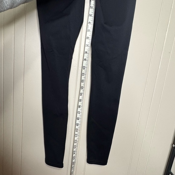 Fabletics Trinity Motion365 High-Waisted Legging Black - Picture 11 of 12